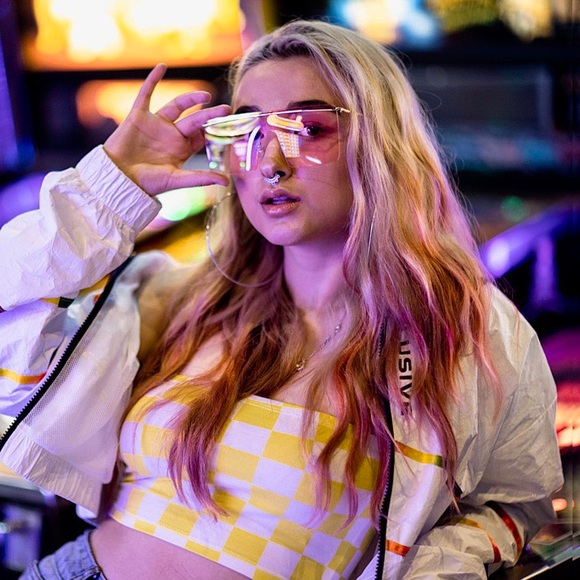 White forever 21 cropped jacket! - Picture 2 of 3